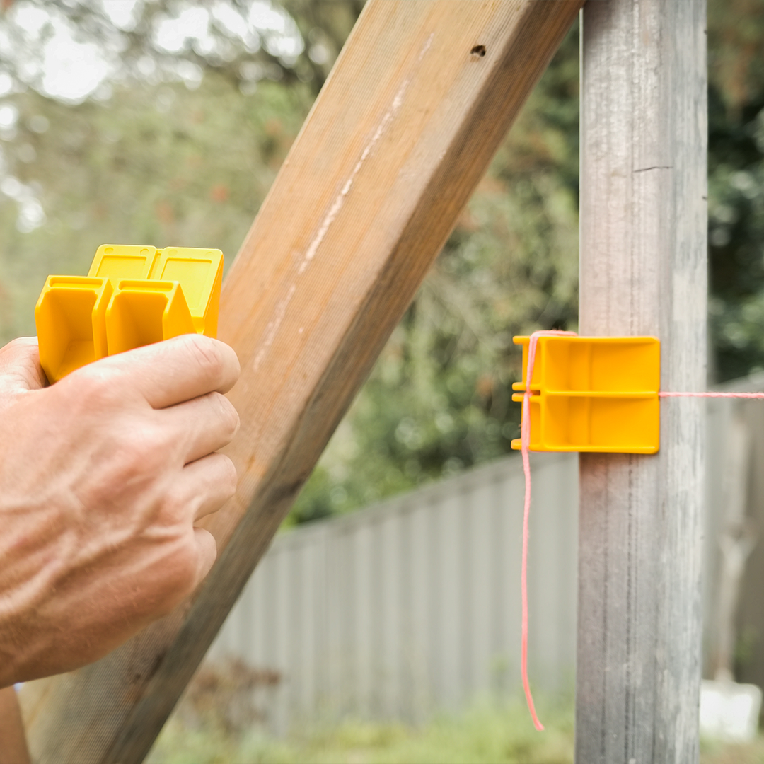 magsy magnetic line locks, orange corner blocks with string line
